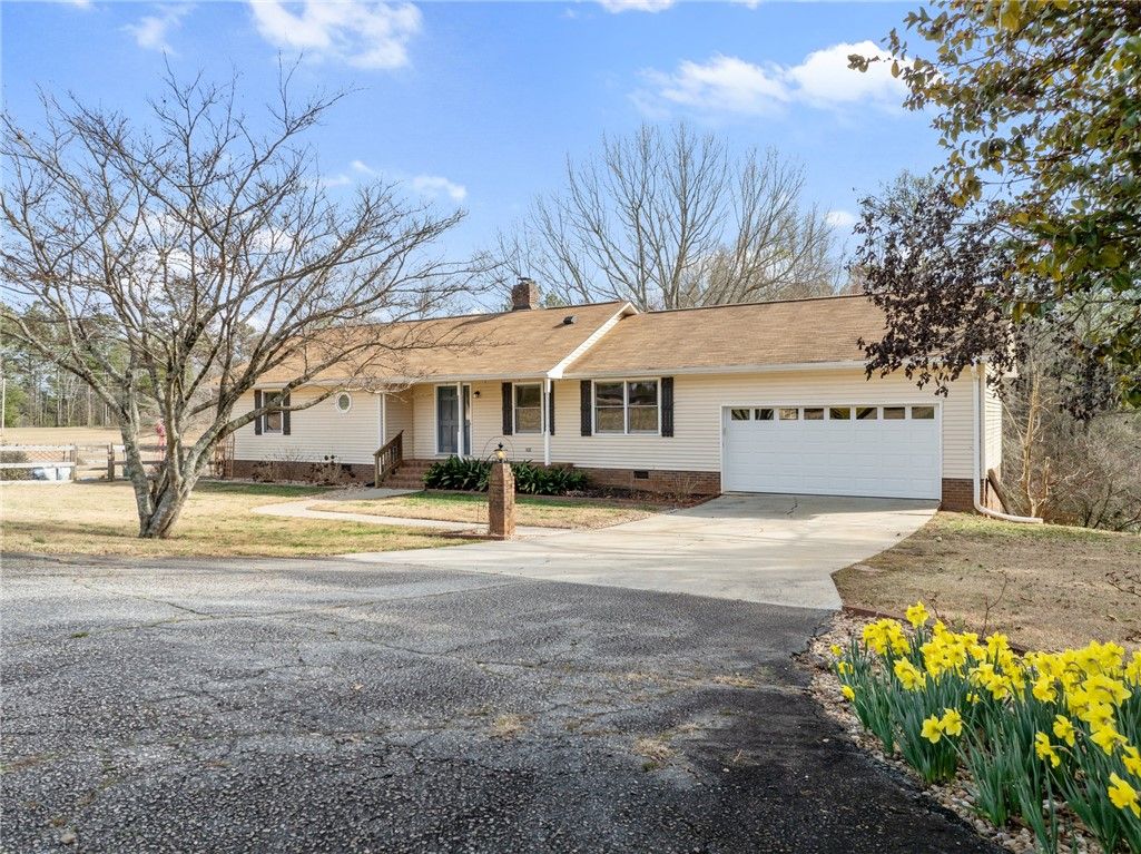 Property image 3 at 115 Myrtle Lane, Central, SC 29630