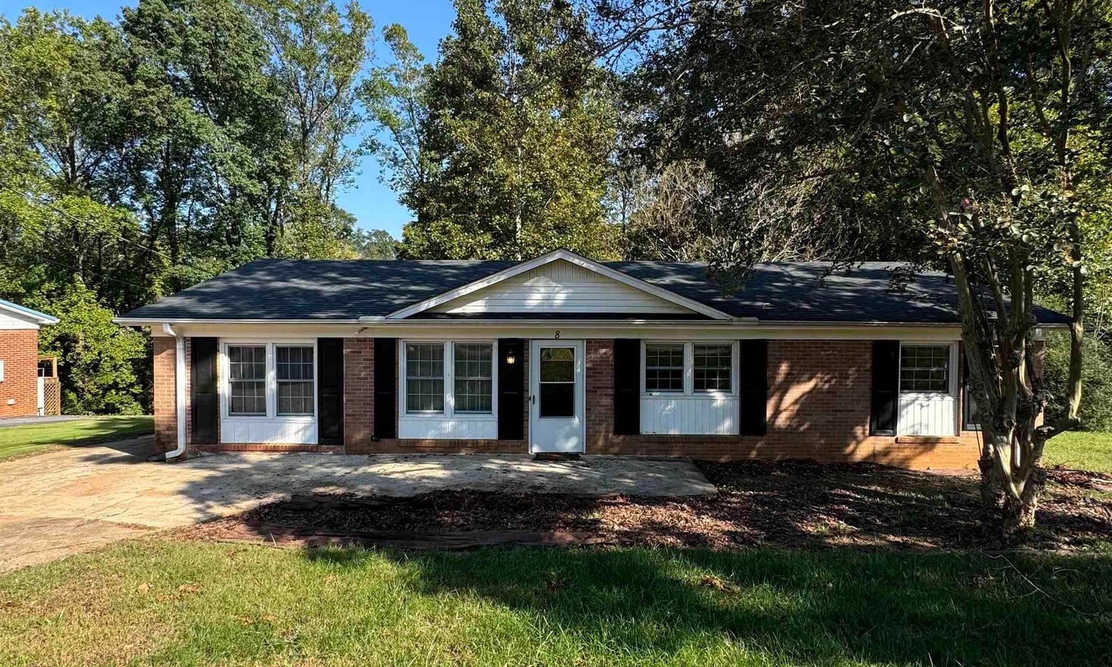 Property image 1 at 8 Charing Cross Road, Taylors, SC 29687