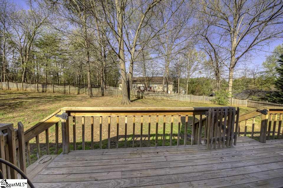 Property image 5 at 102 Glasgow Court, Greenville, SC 29607
