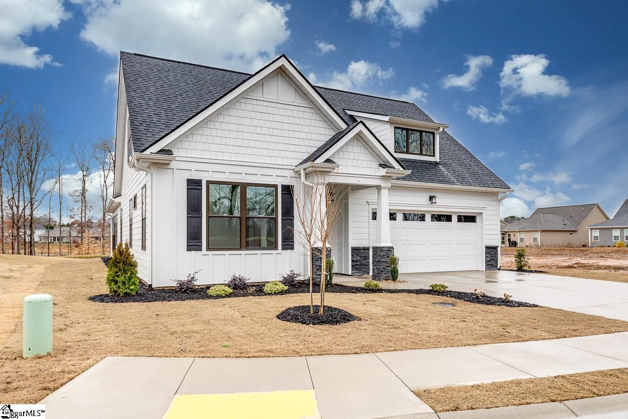 Property image 2 at 8 Pineglen Court, Simpsonville, SC 29680