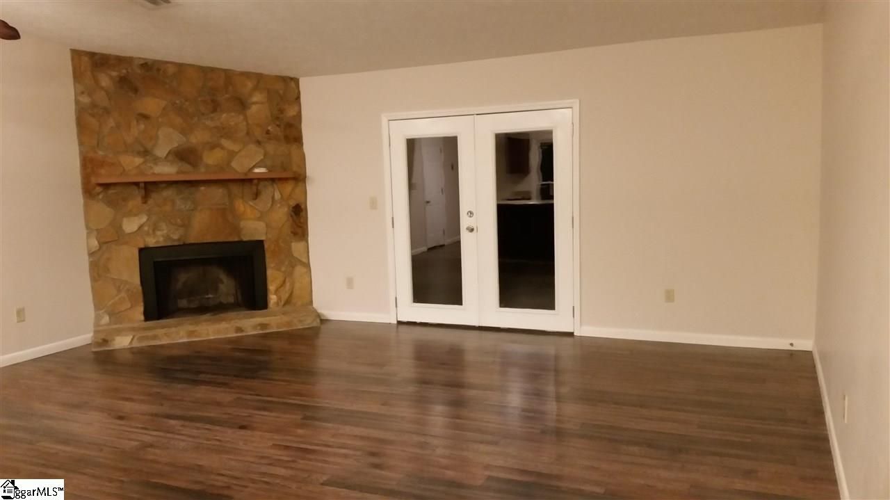 Property image 3 at 123 Burlington Avenue, Greer, SC 29650