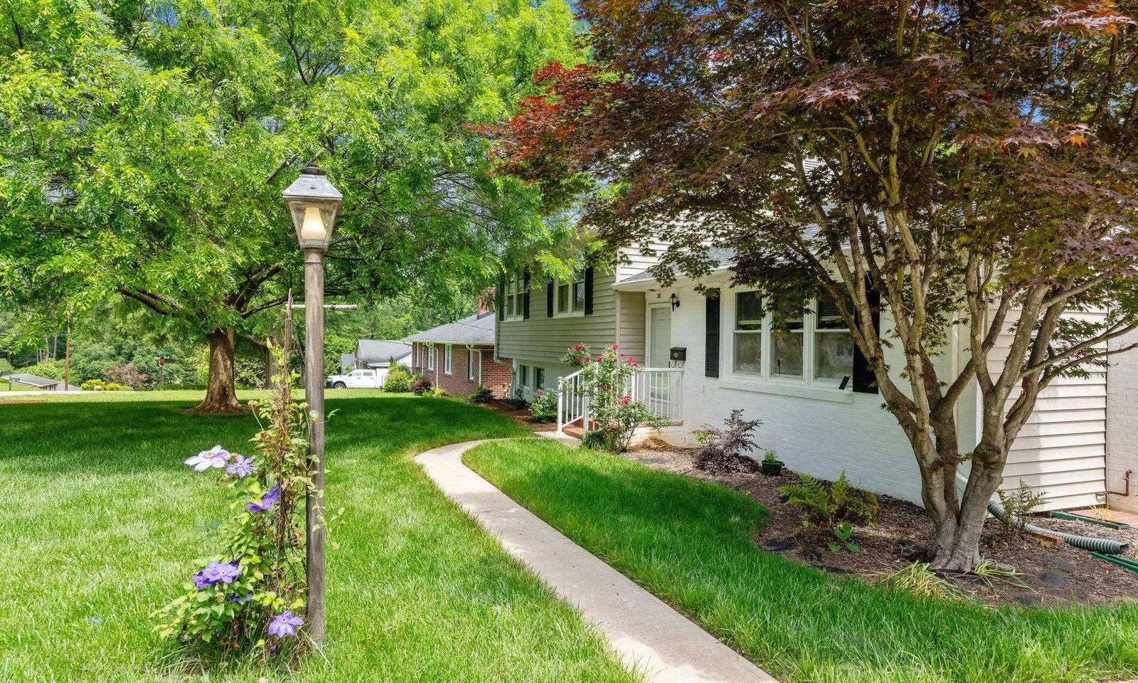 Property image 2 at 28 Lullwater Road, Greenville, SC 29607