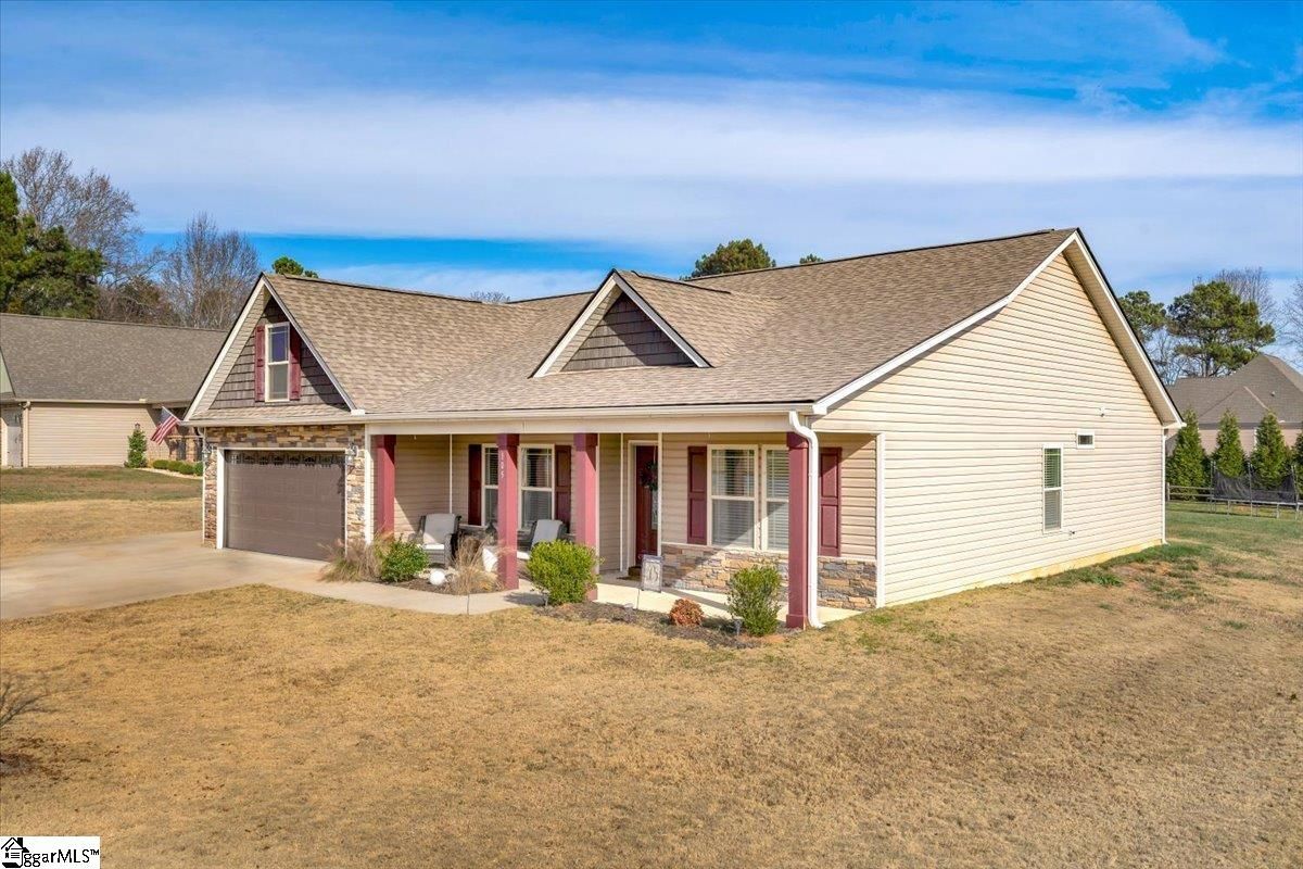 Property image 2 at 105 Meadow Lake Drive, Cowpens, SC 29330