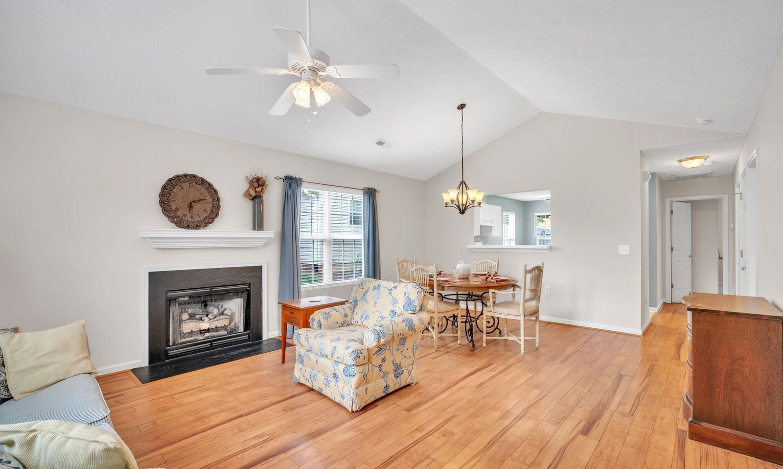 Property image 4 at 27 Bailess Court, Greer, SC 29650