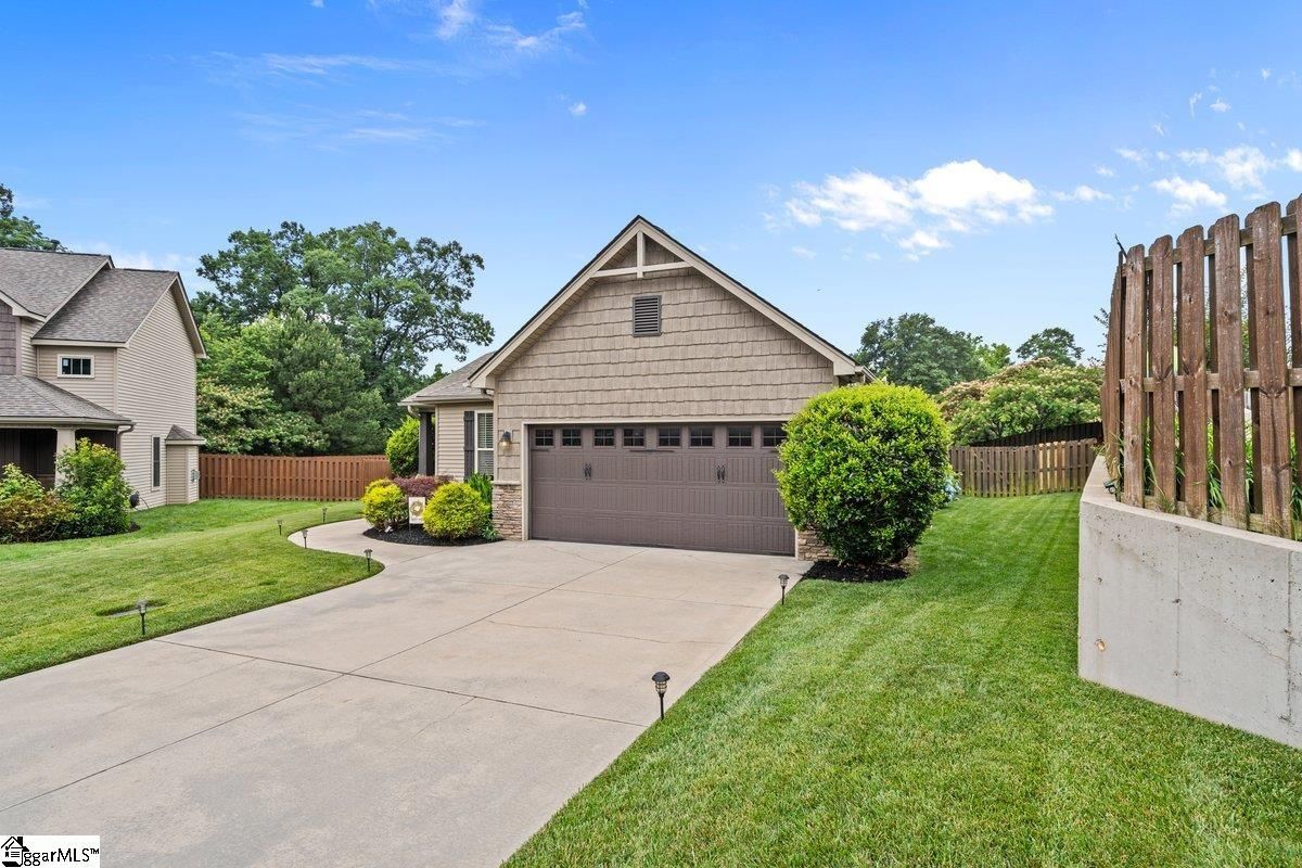 Property image 2 at 304 Shoally Lane, Greenville, SC 29607