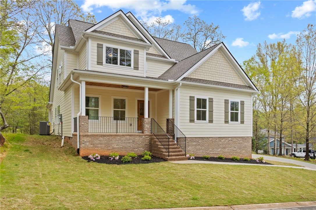 Property image 2 at 135 Old Compton Street, Pendleton, SC 29670