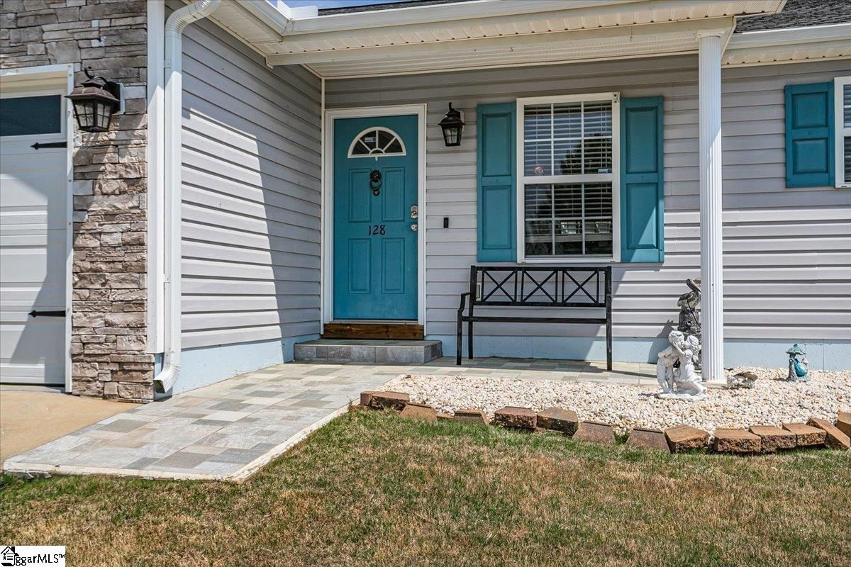 Property image 2 at 128 Kingscreek Drive, Greer, SC 29650