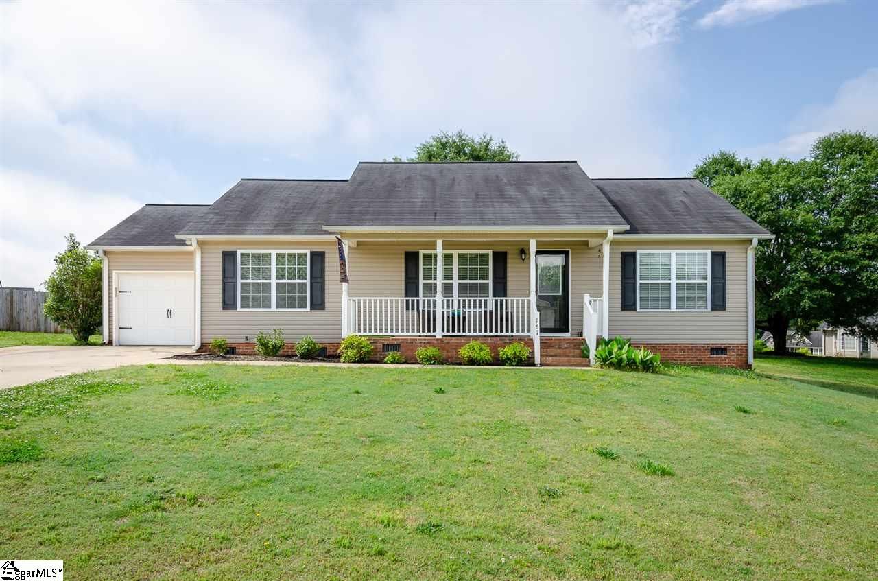 Property image 1 at 167 Summer Lady Lane, Boiling Springs, SC 29316