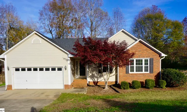 200 Stonington Way