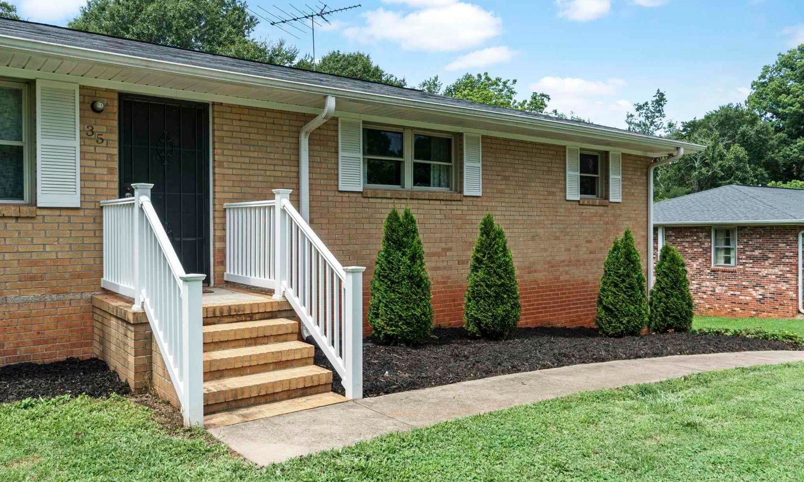 Property image 2 at 35 Shamrock Circle, Greenville, SC 29611