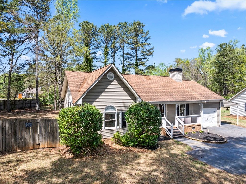 Property image 3 at 1001 E Laurel Avenue, Greenwood, SC 29649