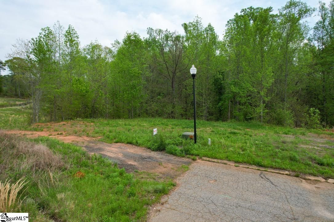 Property image 2 at 302 Oglesby Creek Lane, Boiling Springs, SC 29303
