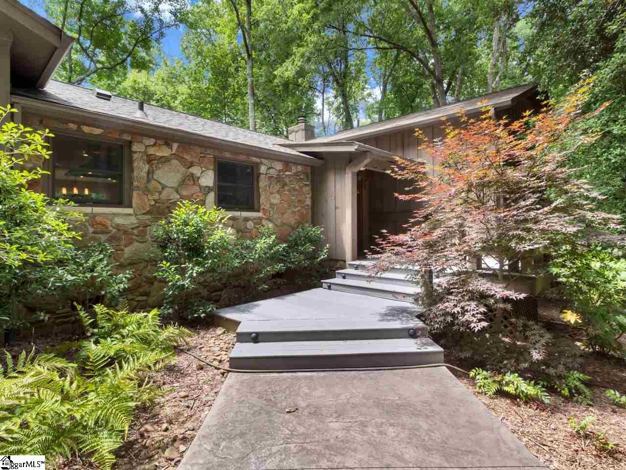 Property image 1 at 6 Oakway Circle, Greenville, SC 29615