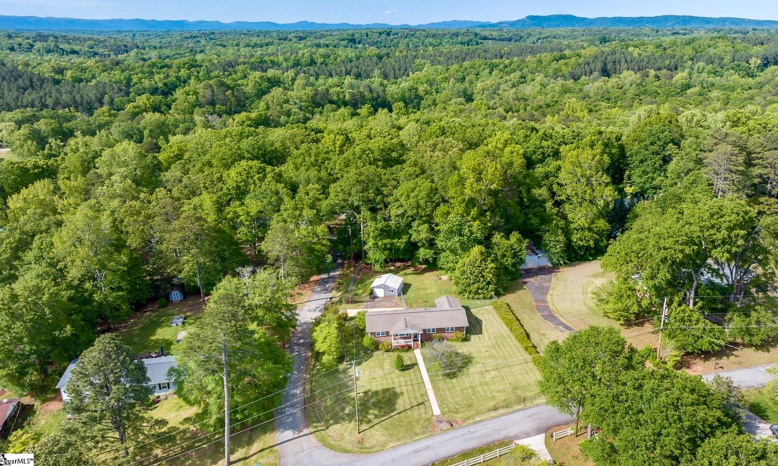 Property image 2 at 120 Knollview Drive, Greenville, SC 29611