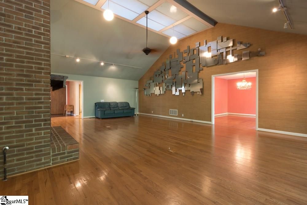 Property image 5 at 103 Huntington Road, Greenville, SC 29615