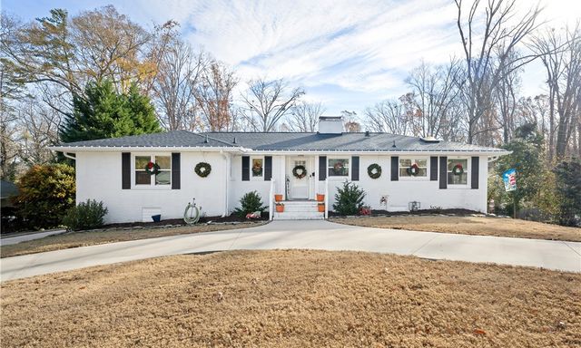 126 Tanglewood Drive