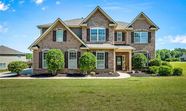 102 Rolling Meadow Court