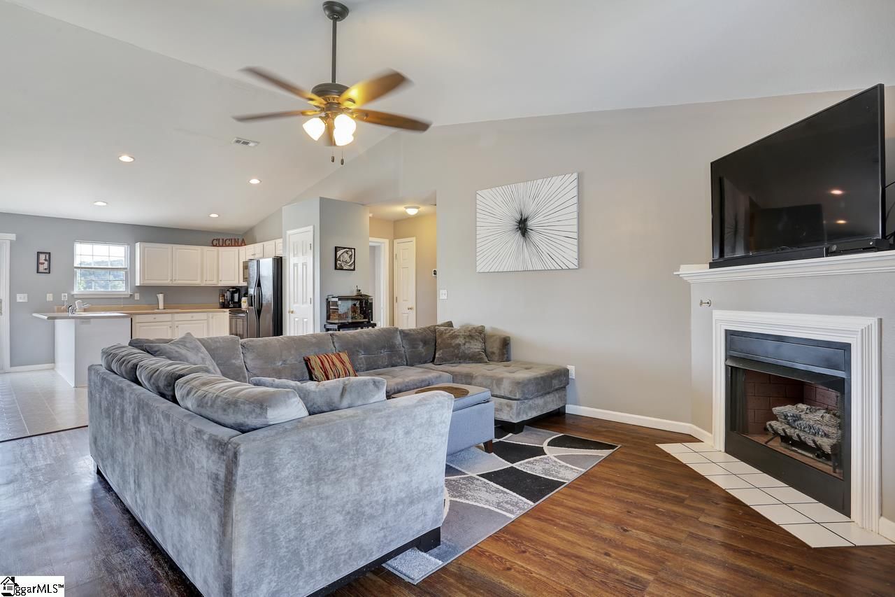 Property image 3 at 4 Novatak Court, Greenville, SC 29605