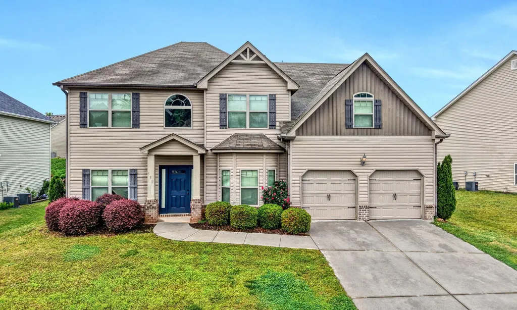 530 W Holloway Drive