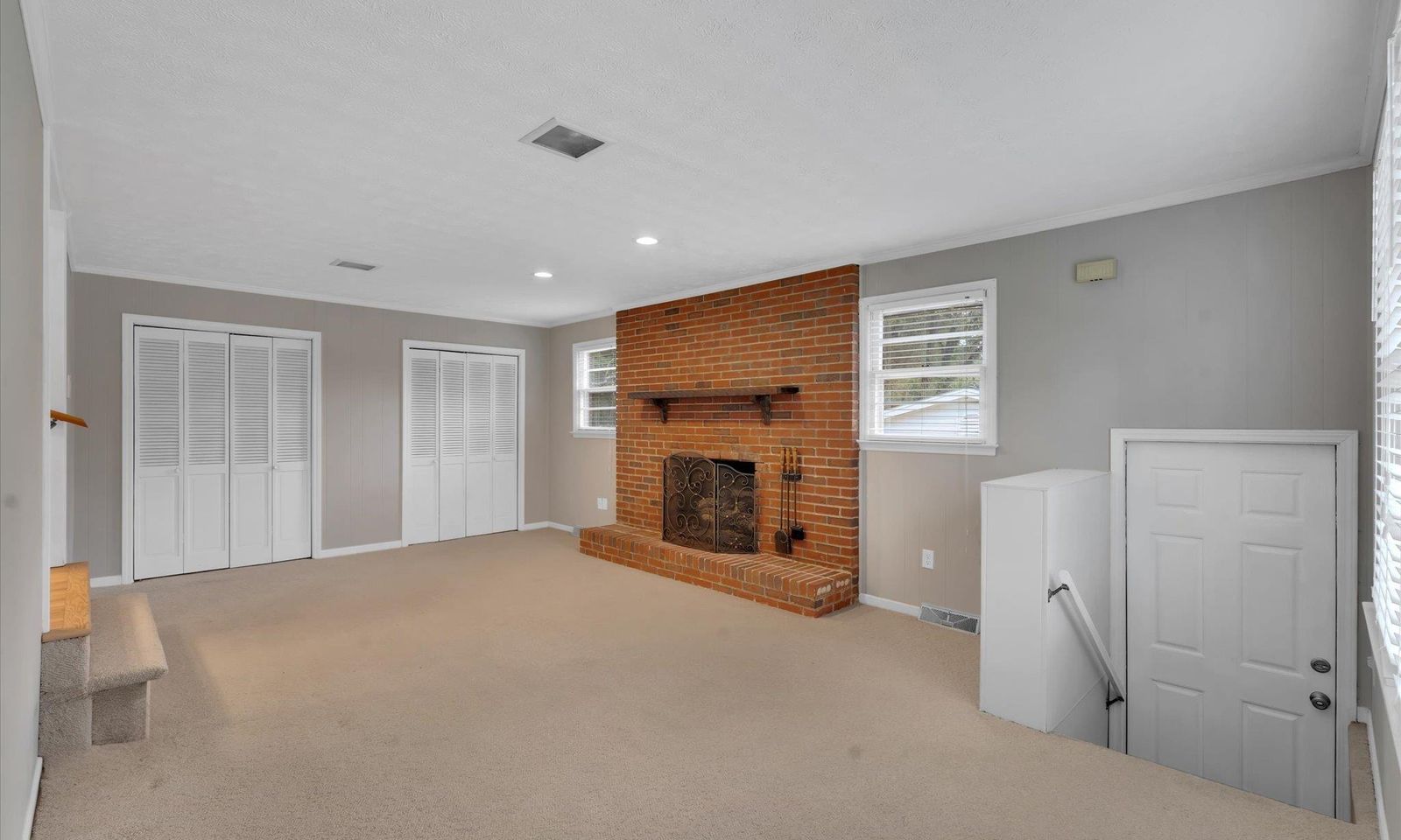 Property image 4 at 100 Thornwood Drive, Taylors, SC 29687