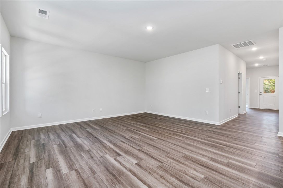 Property image 3 at 423 Westminster Drive, Pendleton, SC 29670