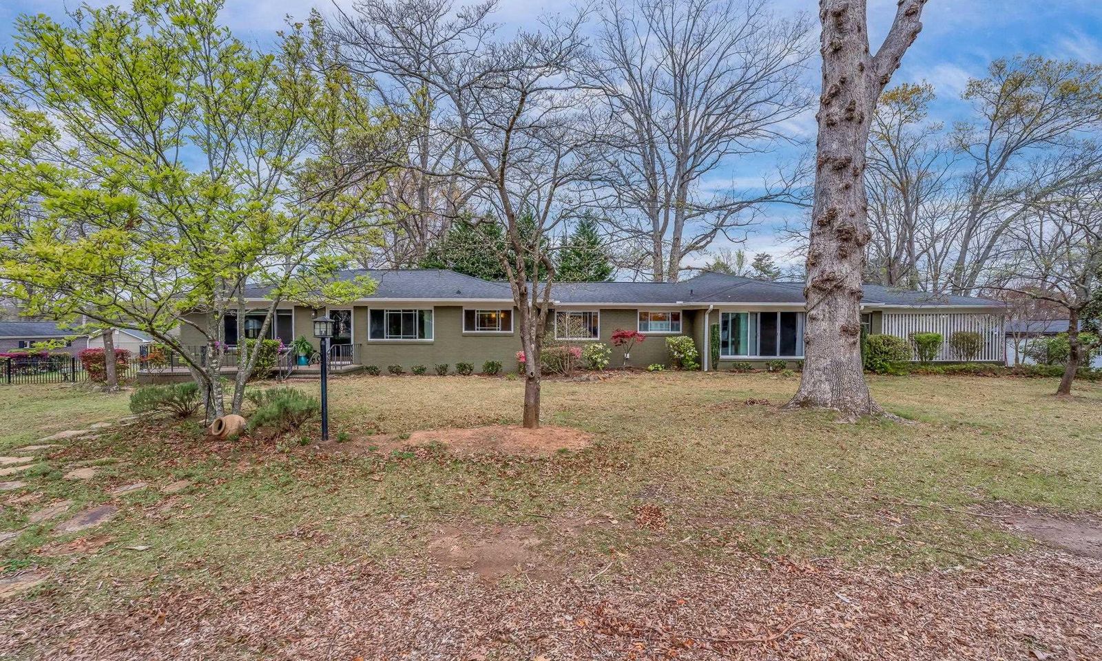 Main image of property at 201 Oakfield Avenue, Easley, SC 29640