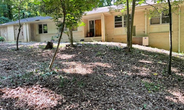 327 Woodland Way