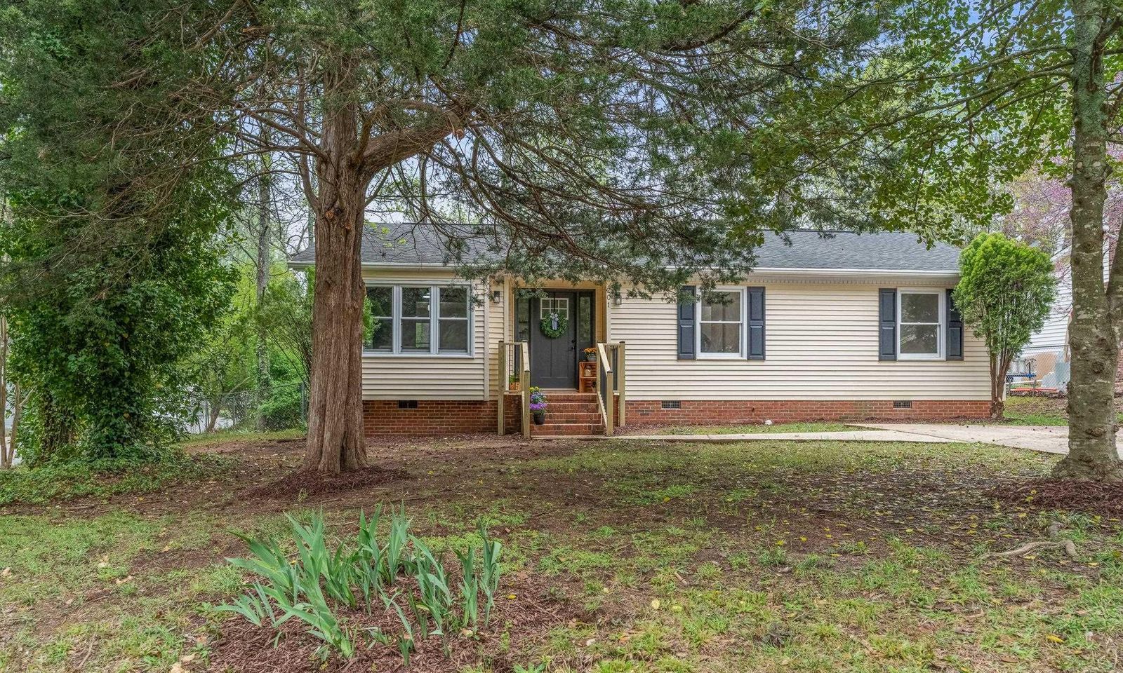 Property image 2 at 201 Timber Lane, Greenville, SC 29609