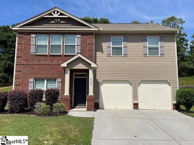Property image 1 at 209 Winespring Place, Simpsonville, SC 29681