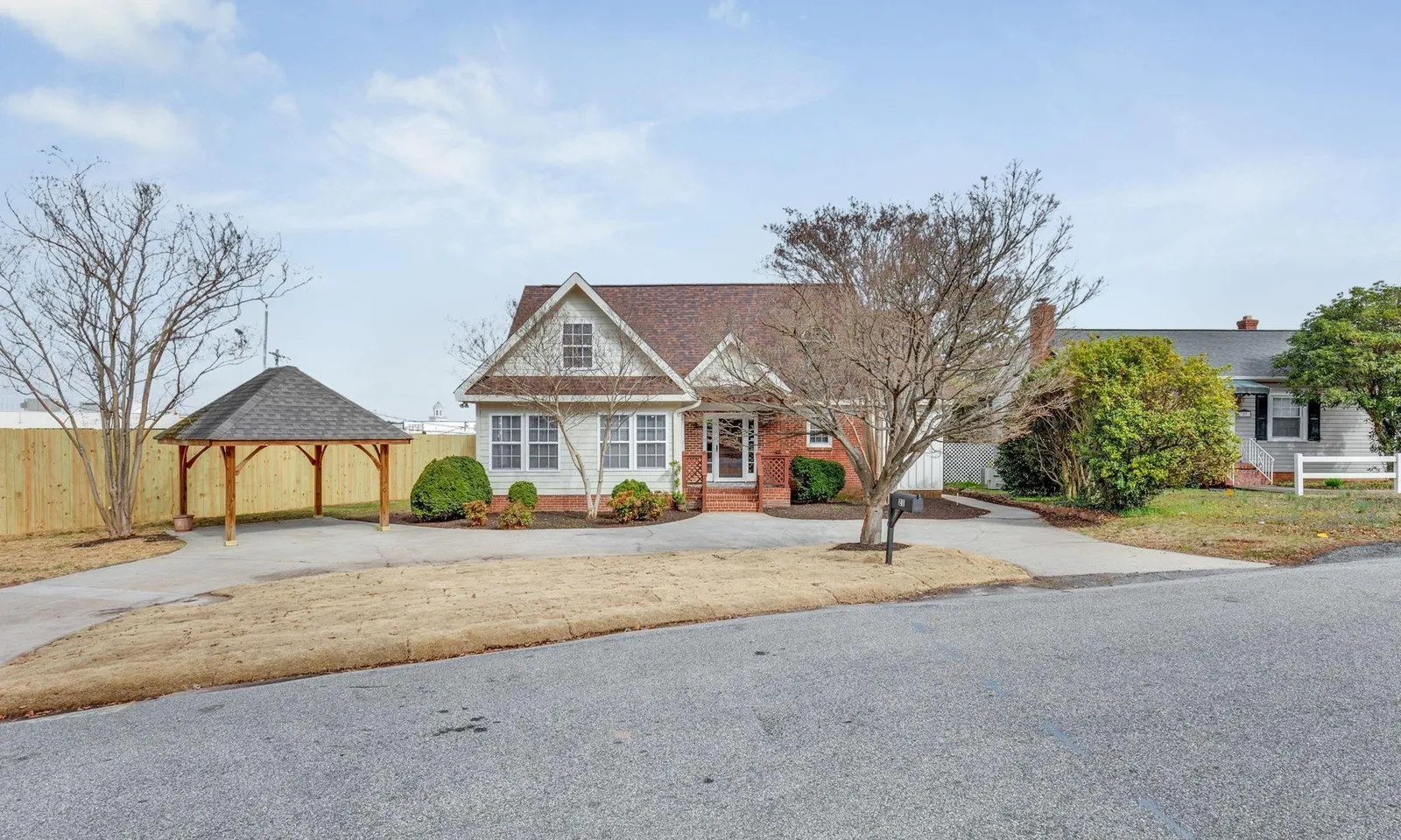 East Highland Estates, Greenville Community