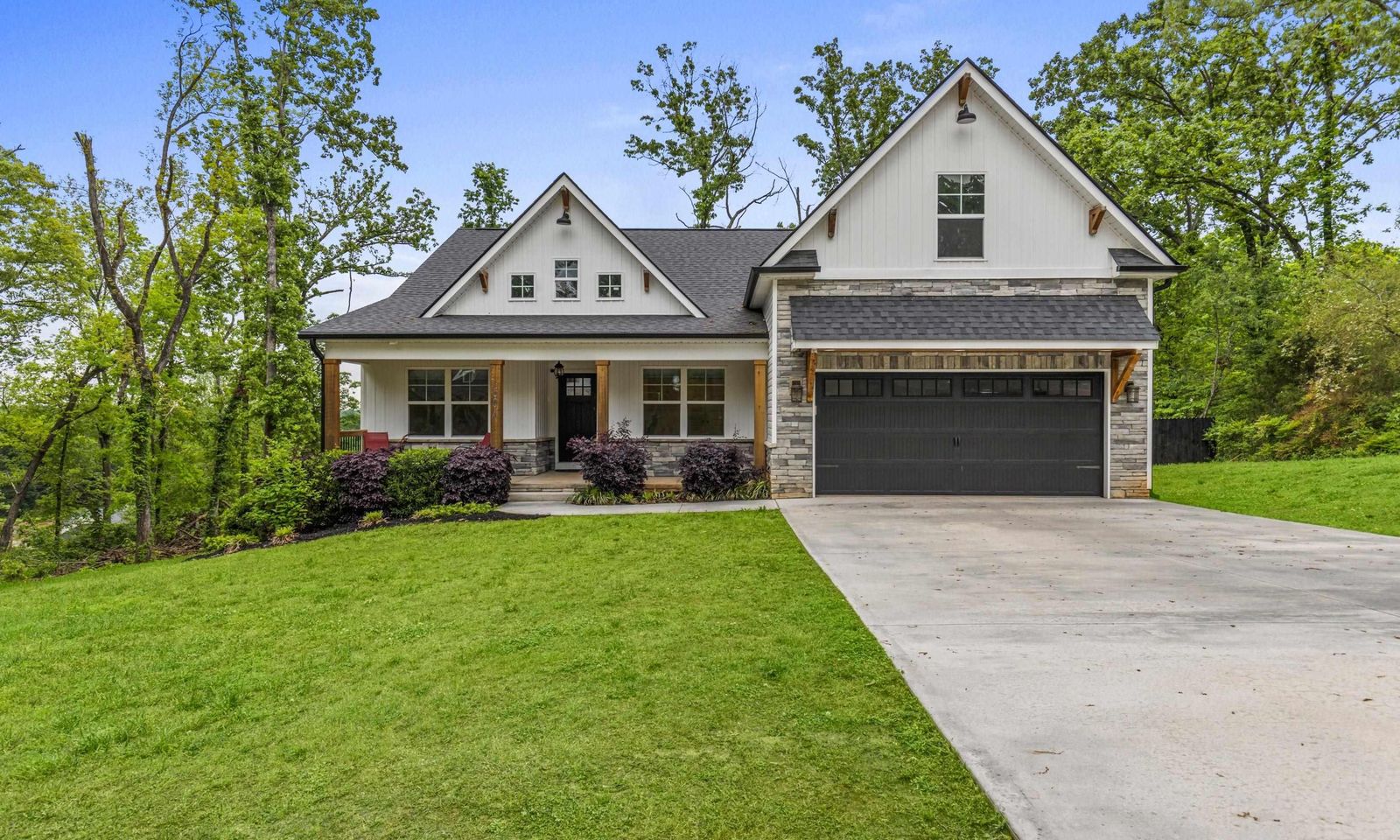 604 Robin Hood Lane