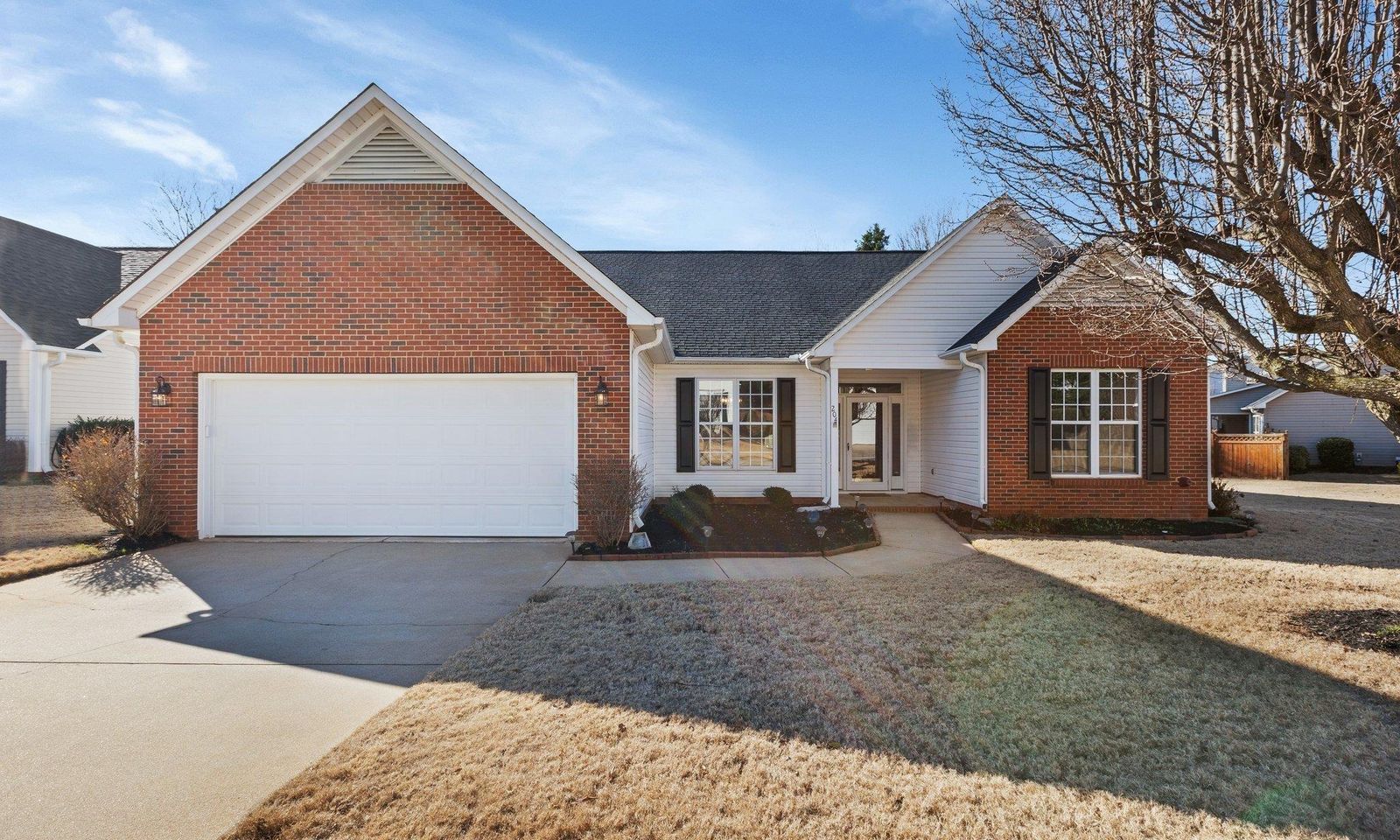 Lexington Place, Greenville Community