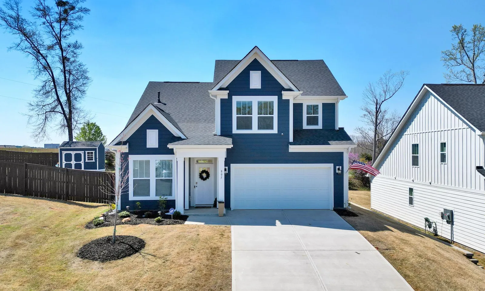 Pleasant Falls, Moore Community