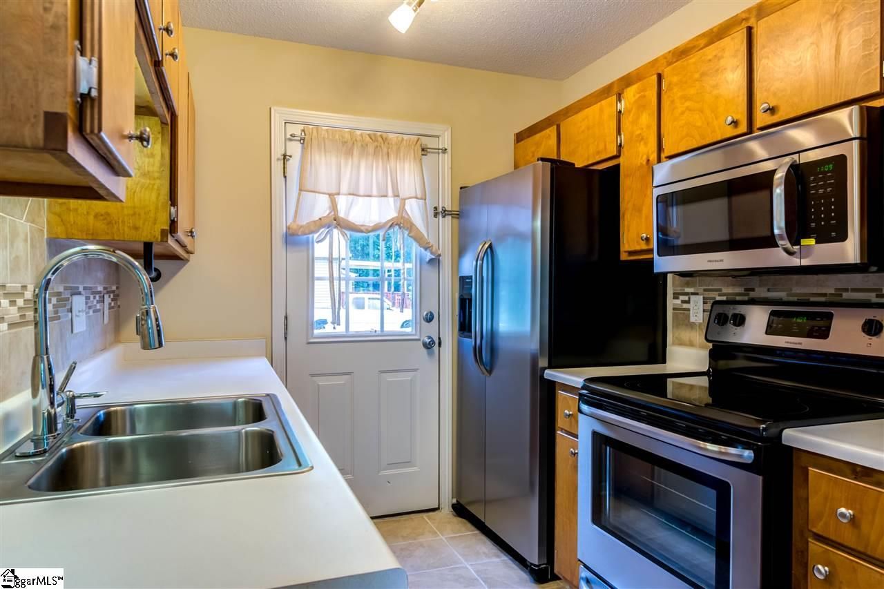 Property image 4 at 100 Marchant Street, Greer, SC 29651