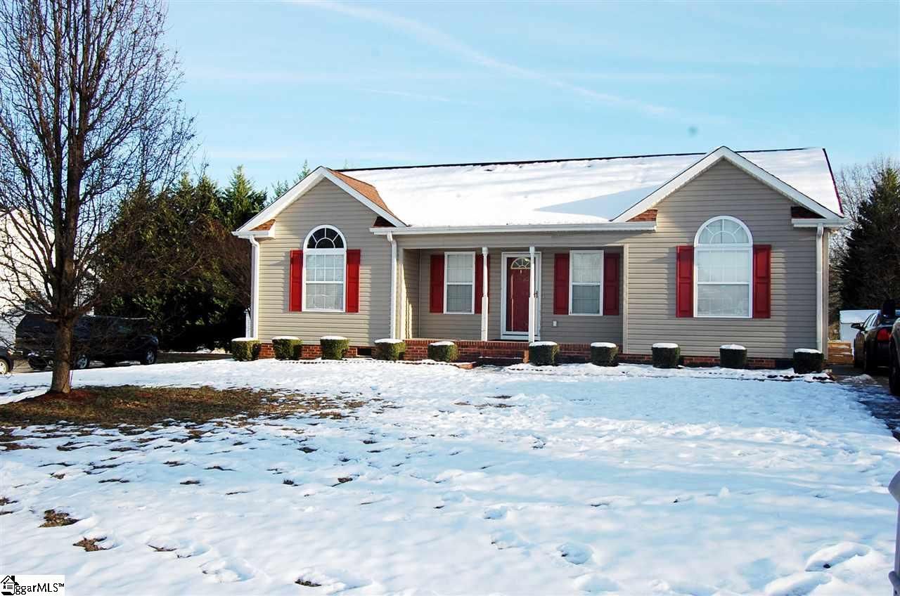 Main image of property at 710 E Darby Road, Taylors, SC 29687