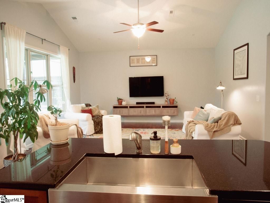 Property image 5 at 220 Finley Hill Court, Simpsonville, SC 29681-8130