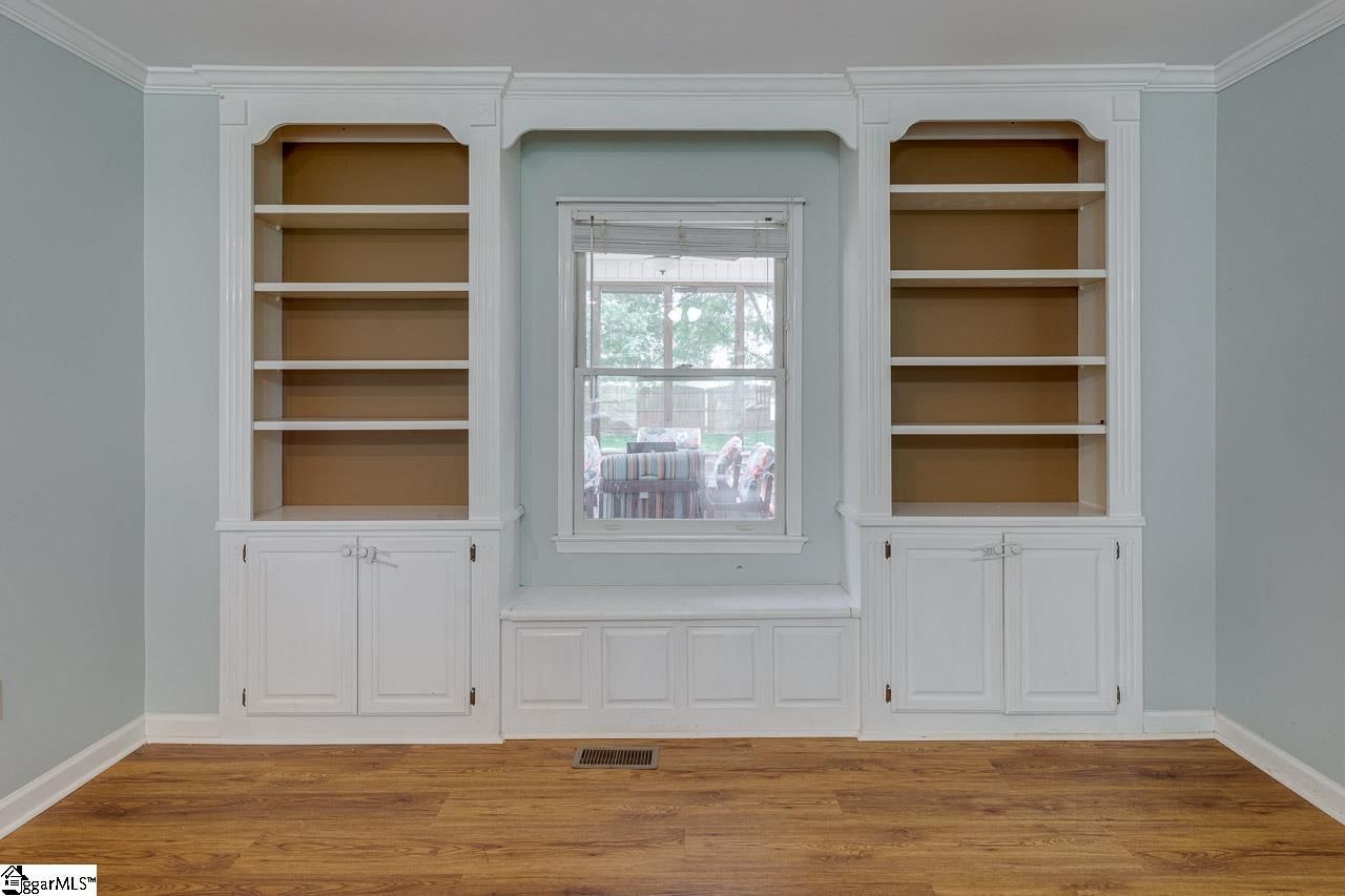 Property image 4 at 302 Woodington Drive, Greenville, SC 29607