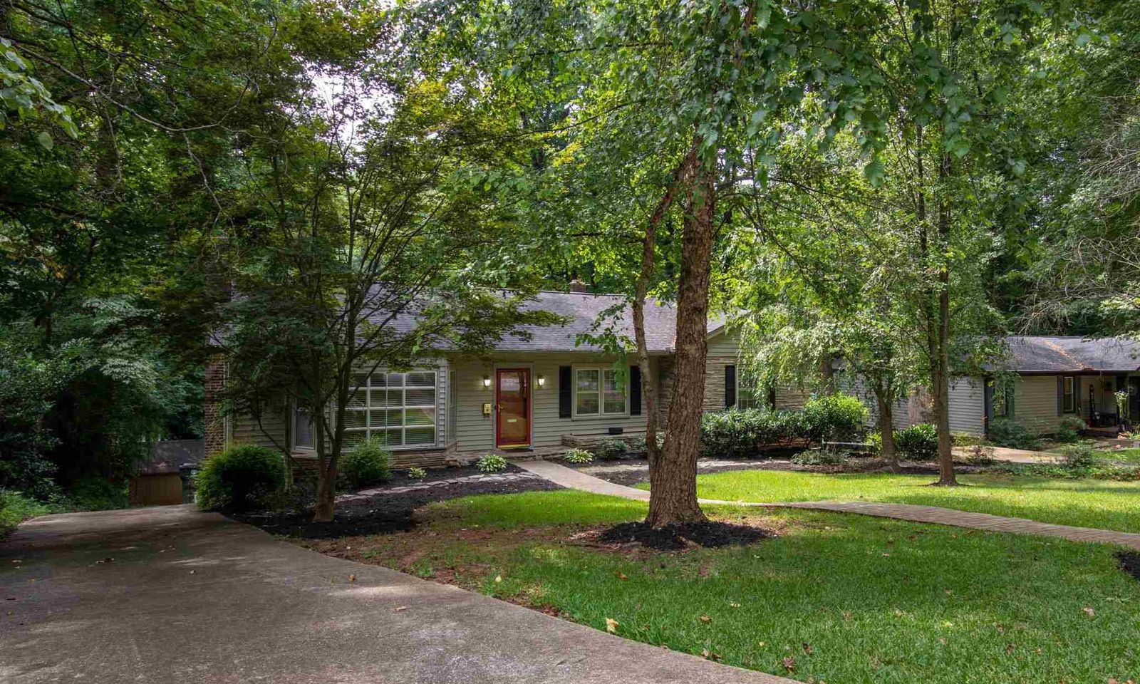 Property image 4 at 160 Dellwood Drive, Greenville, SC 29609