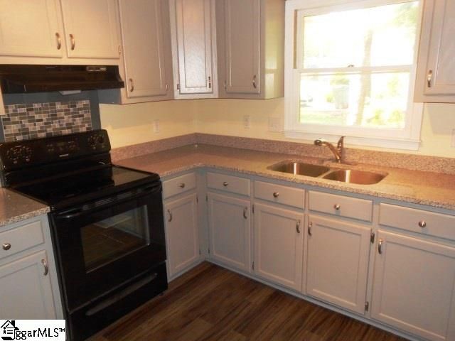 Property image 4 at 110 Waterbury Court, Simpsonville, SC 29680