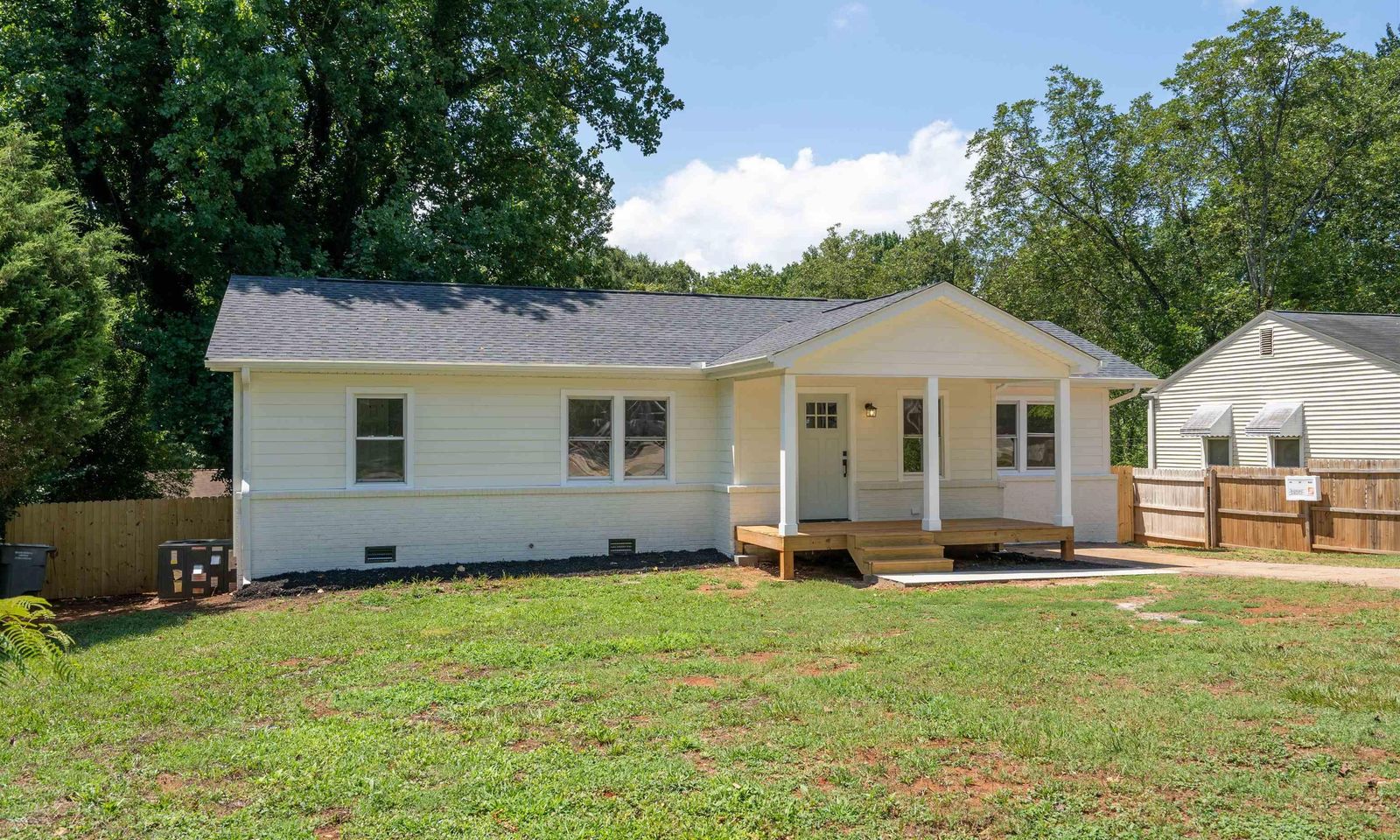 Property image 2 at 20 Sequoia Drive, Greenville, SC 29605-4636
