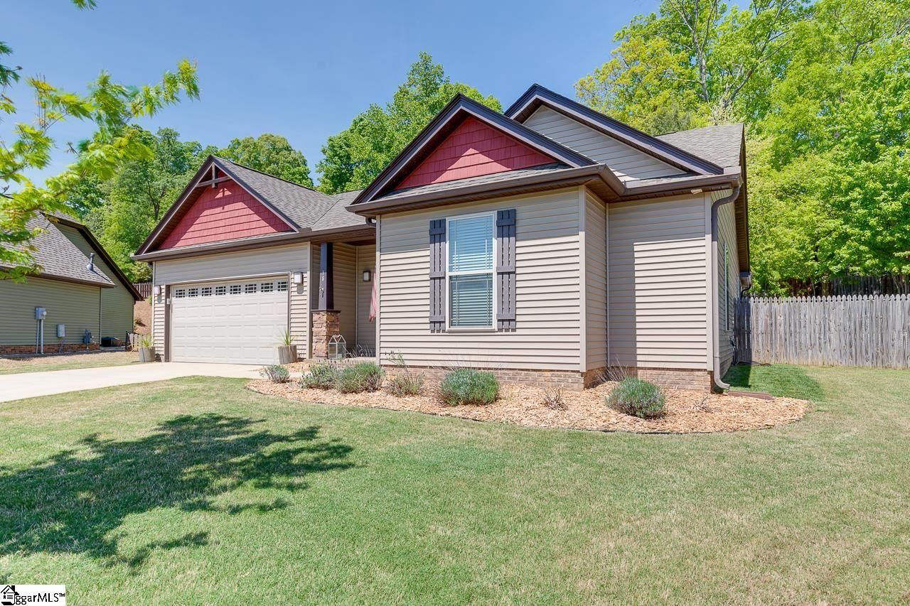 Property image 3 at 18 Elmcrest Court, Taylors, SC 29687