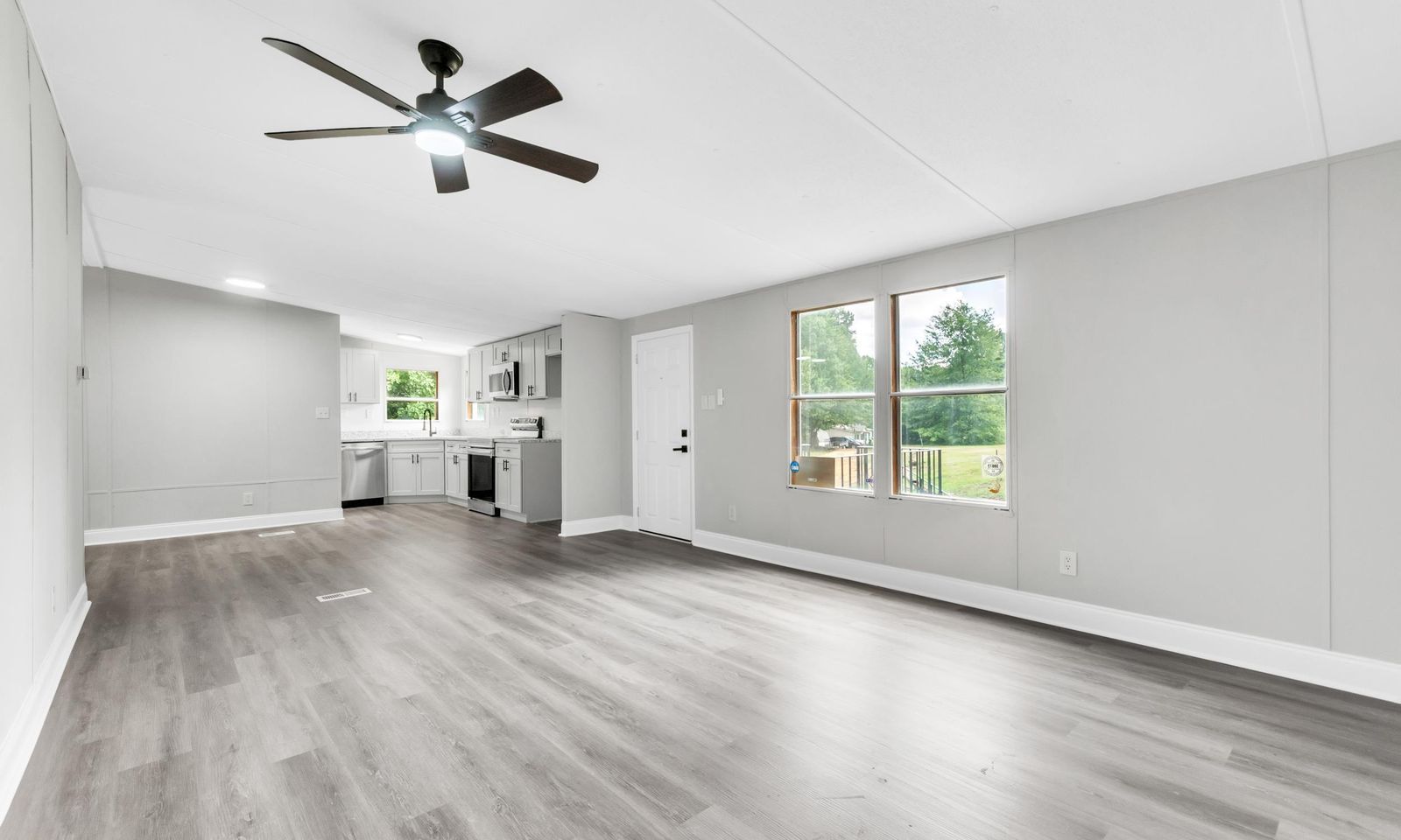 Property image 5 at 131 White Horse Road Extension, Greenville, SC 29605