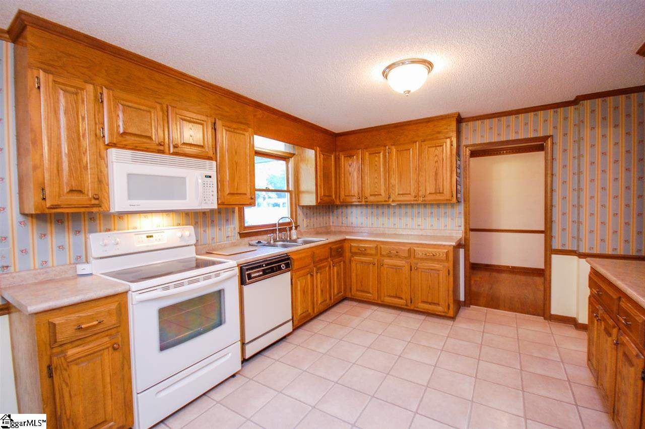 Property image 4 at 405 Bradley Court, Greenville, SC 29615