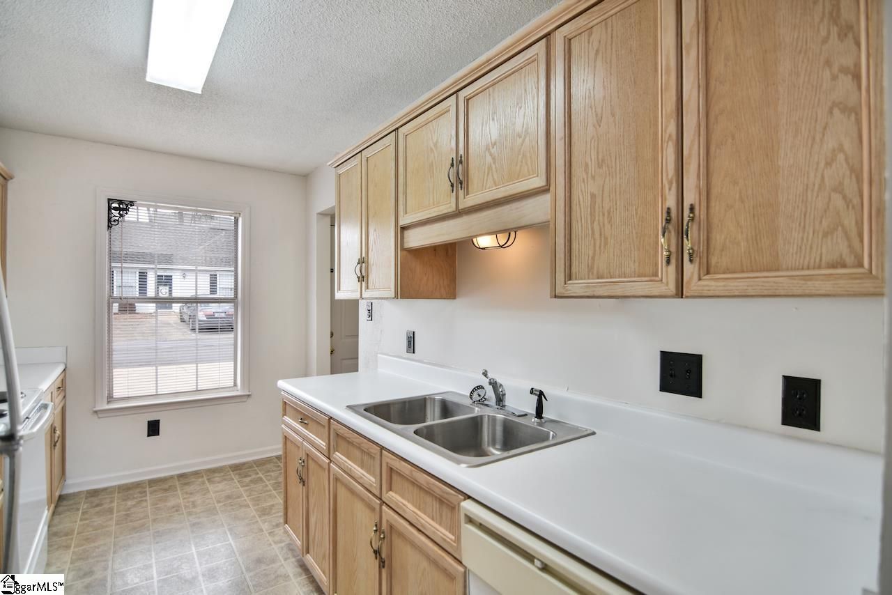 Property image 5 at 1150 Webber Way, Spartanburg, SC 29307