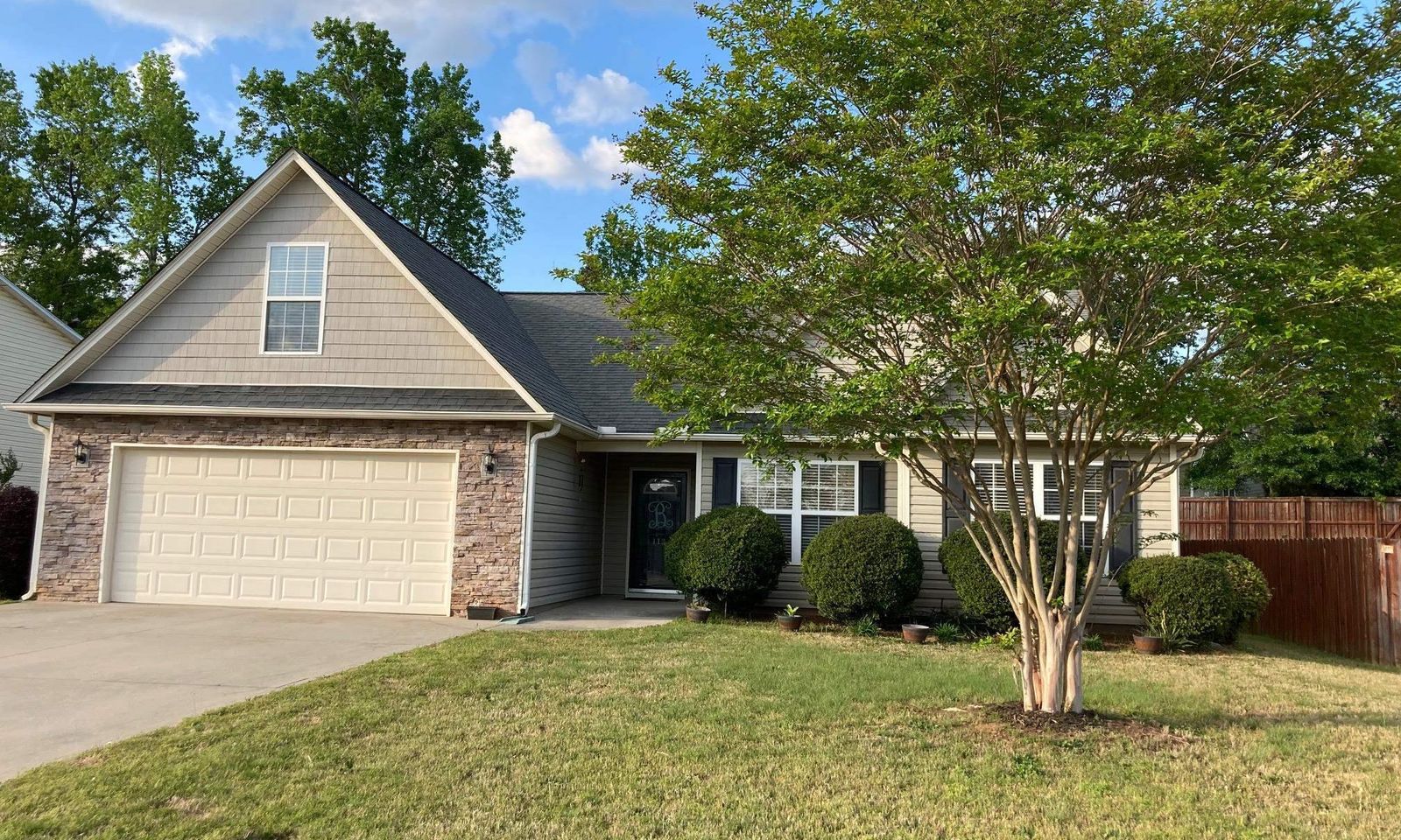 Property image 3 at 112 Kingsdale Court, Simpsonville, SC 29680