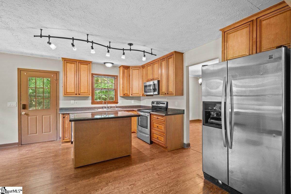 Property image 3 at 104 Brandon Court, Simpsonville, SC 29681