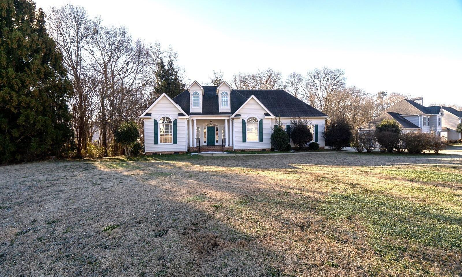 Main image of property at 401 Dewsbury Lane, Piedmont, SC 29673-7618