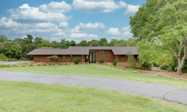 11 Darien Way