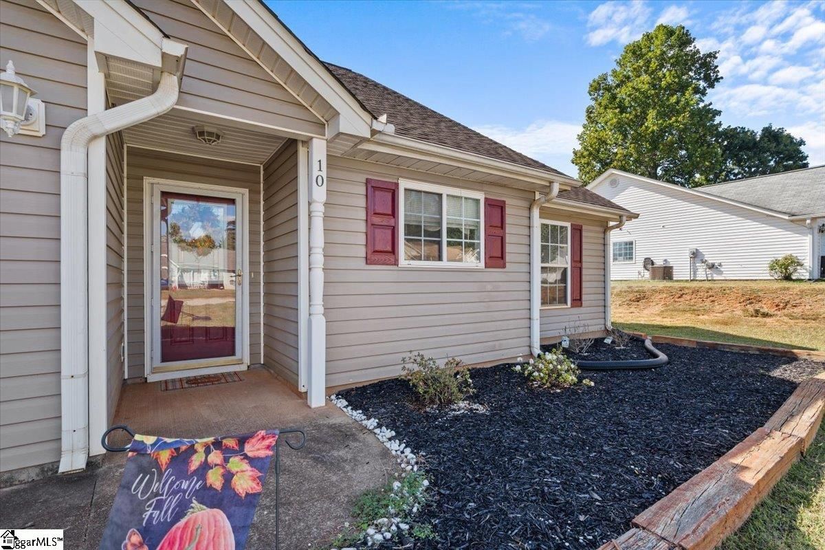 Property image 3 at 10 Natalie Court, Greer, SC 29651