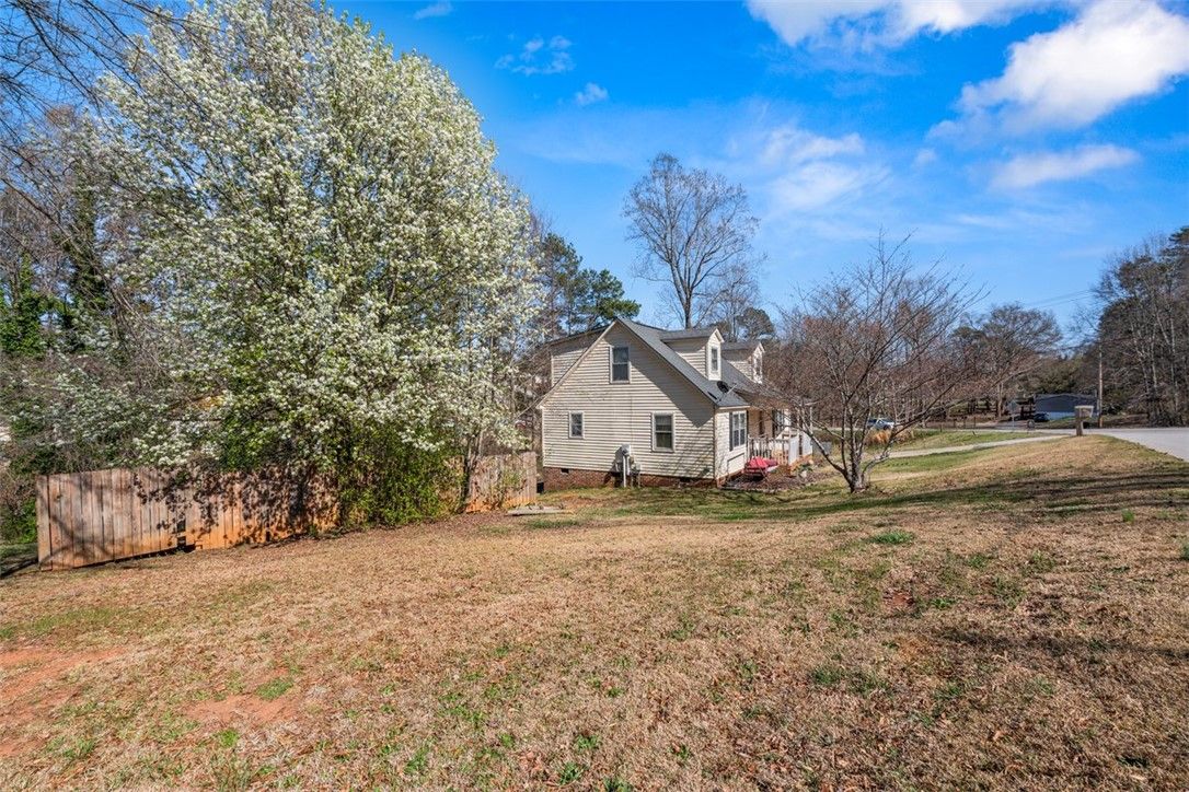 Property image 2 at 100 Oak Springs Court, Easley, SC 29640